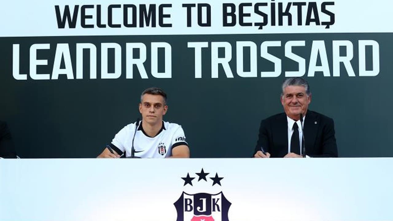 Leandro Trossard, 20 bin taraftar önünde Beşiktaş ile sözleşme imzaladı