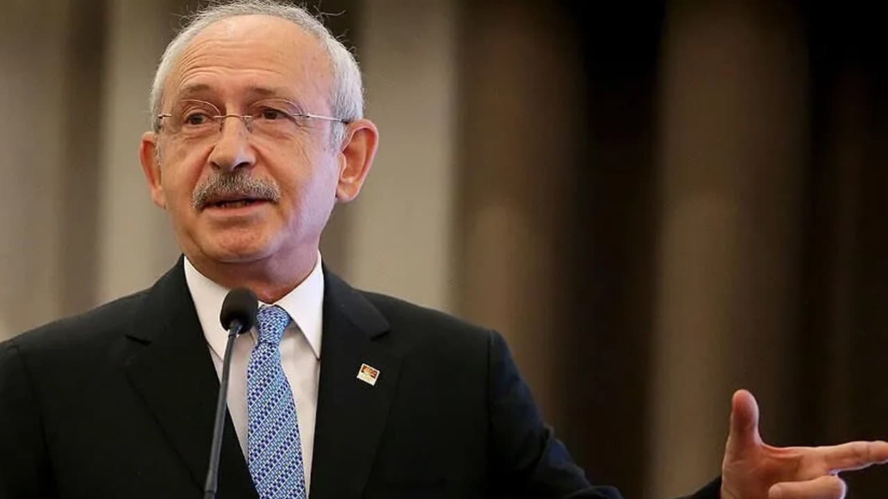 Kılıçdaroğlu, Kıbrıs Barış Harekatı'nda şehitleri andı