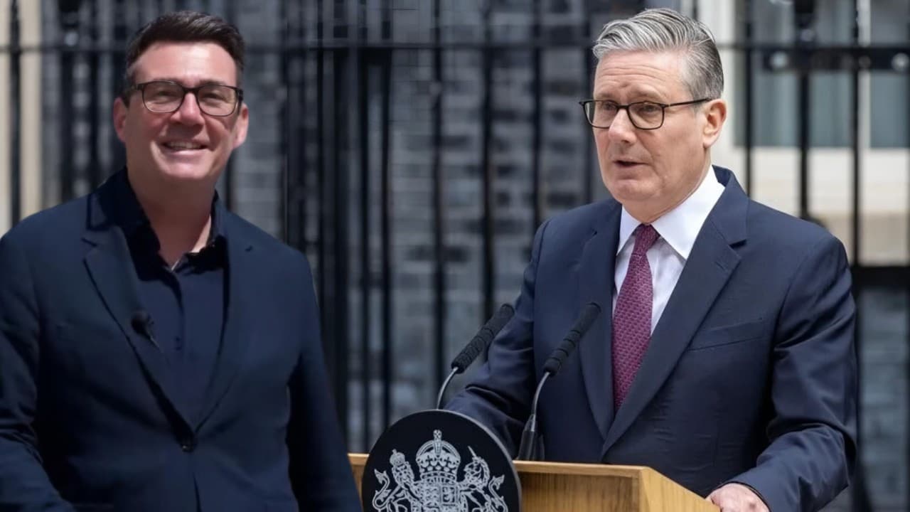 İngiltere'de Andy Burnham yeni başbakan olarak göreve başlıyor