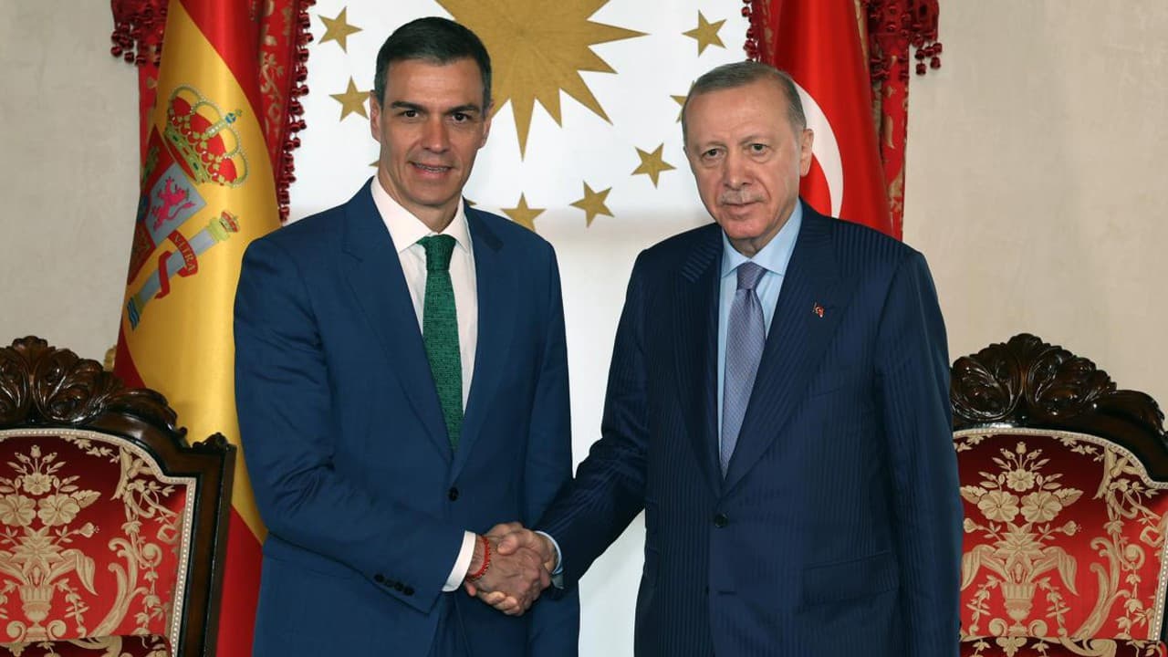 Cumhurbaşkanı Erdoğan, Sánchez'i Dünya Kupası zaferi dolayısıyla tebrik etti