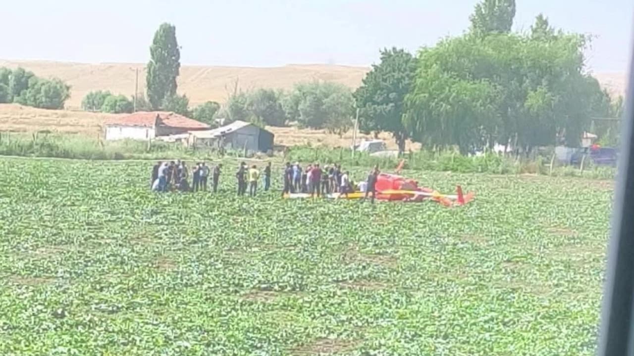 Ankara'da eğitim helikopteri tarlaya düştü