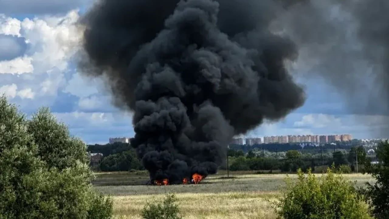 Moskova'da askeri bir uçak düştü