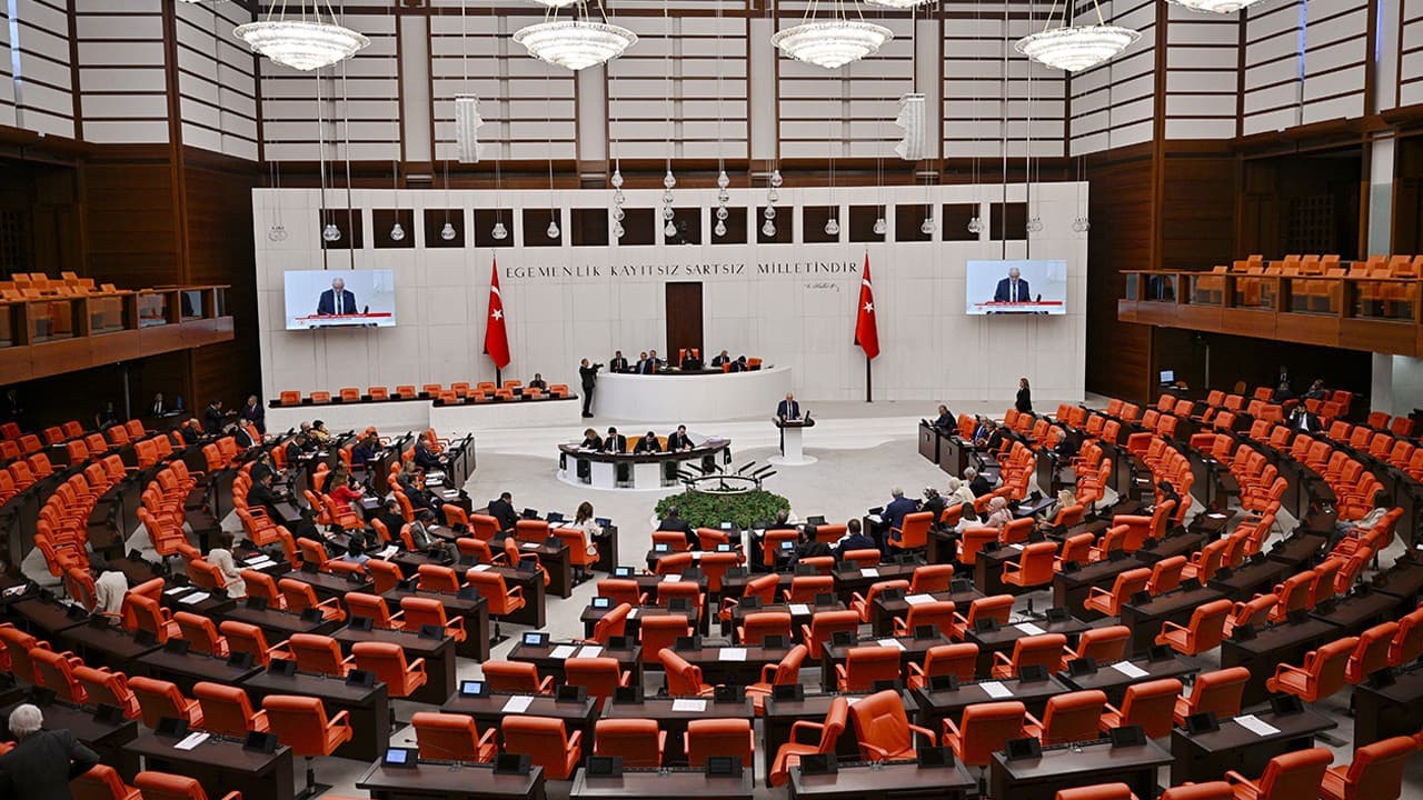 Emekli maaşları artırıldı, sanayi ve turizme destek sağlandı