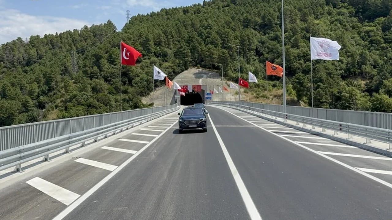 Yalova-Armutlu Yolu ile seyahat süresi 30 dakikaya düşüyor
