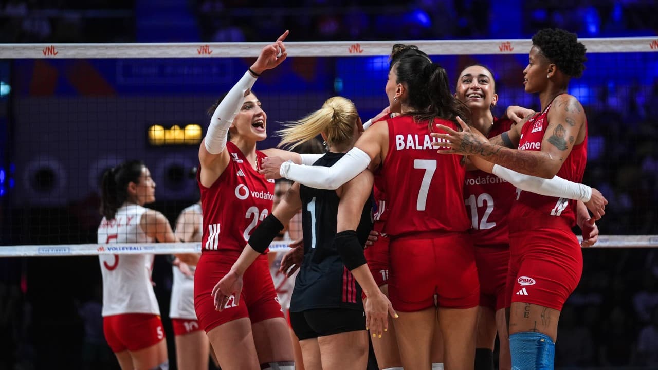 Filenin Sultanları Voleybol Ligi'nde finale yükseldi