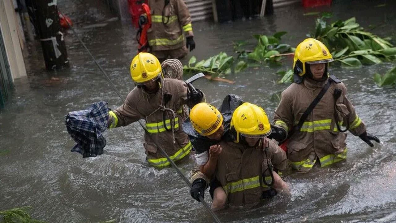 Çin'de Noul Tayfunu nedeniyle 715 bin kişi tahliye edildi