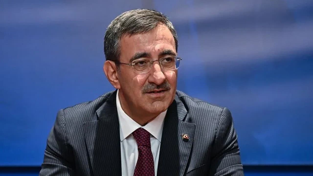 Cevdet Yılmaz, A Milli Kadın Voleybol Takımı'nı tebrik etti