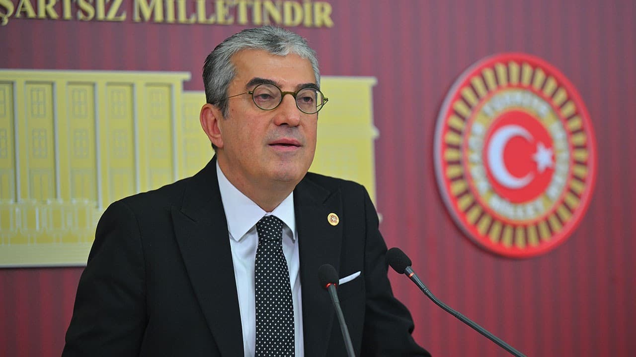 200'den fazla belediye başkanı yeni partiye katılmak için istifa etti