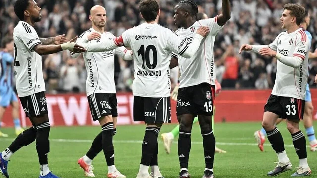 Beşiktaş'ın Midtjylland ile oynayacağı maçın ilk 11'i açıklandı