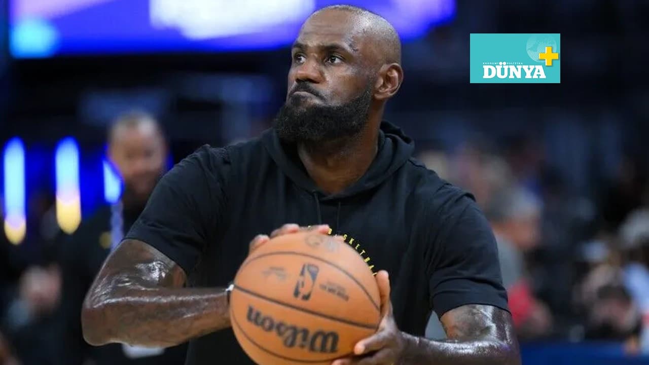 LeBron James kariyerine iki yıl daha devam ediyor