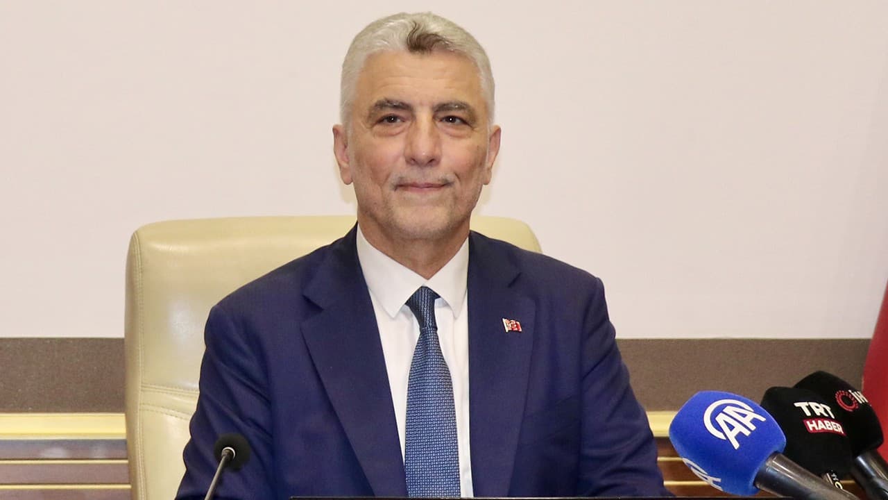 Bakan Bolat, esnafa 100 milyon lira destek verecek