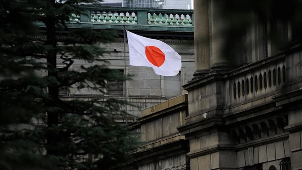 Japonya Merkez Bankası faizi sabit bıraktı, büyüme tahminini artırdı