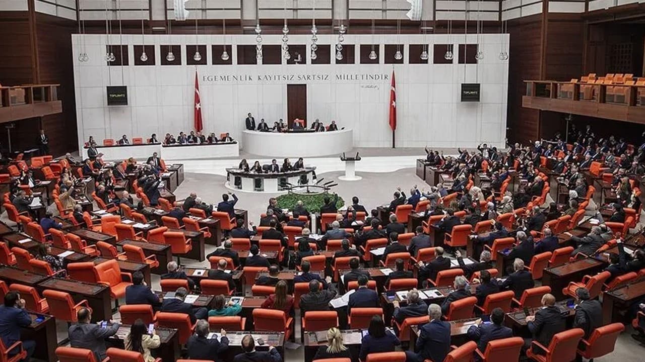 TBMM'de partilerin sandalye dağılımı güncellendi