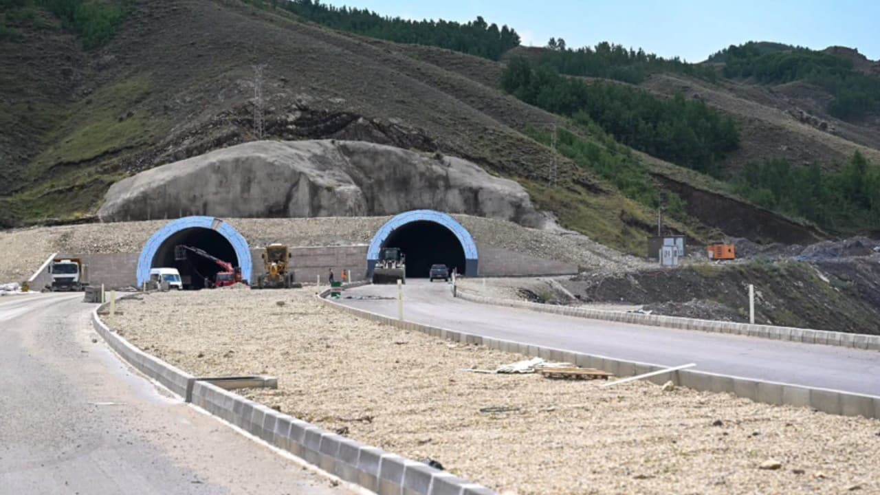 Erzurum ile Karadeniz arasında tünel çalışmaları tamamlanıyor