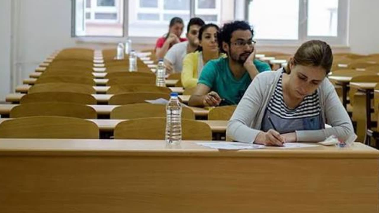 KPSS sınav yerleri ve giriş belgesi açıklanma tarihi merak ediliyor.