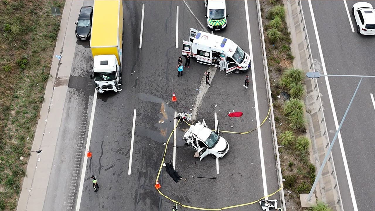 Kuzey Marmara'da trafik kazası: 2 ölü, 6 yaralı