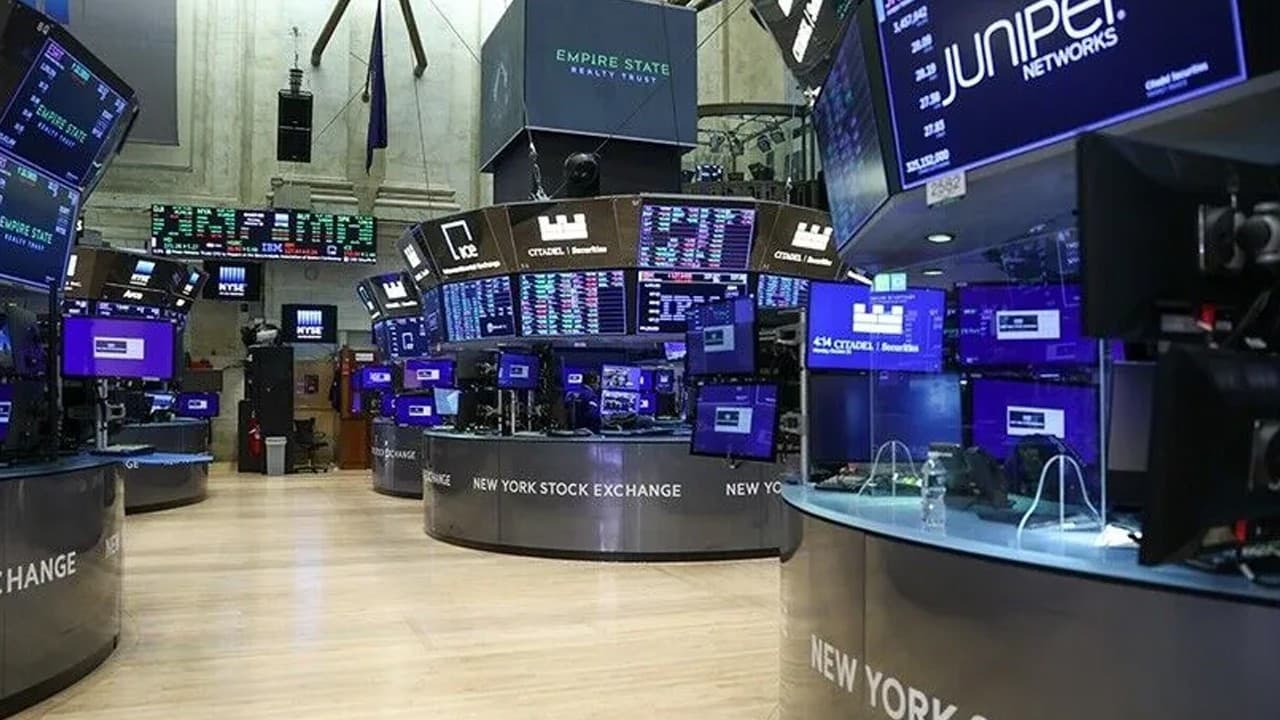 New York borsası ilk işlem gününü düşüşle tamamladı