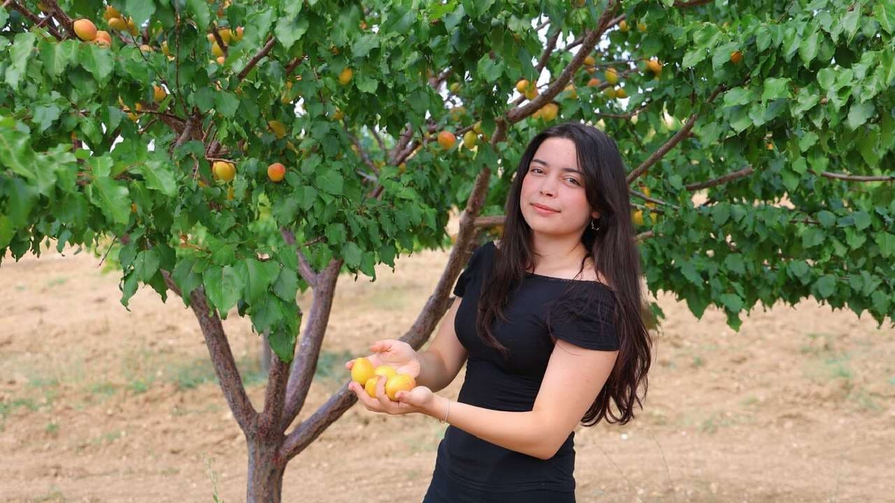 17 yaşındaki öğrencinin suyu olmayan arazideki projesi 10 bin ağaçla ödüllendirildi