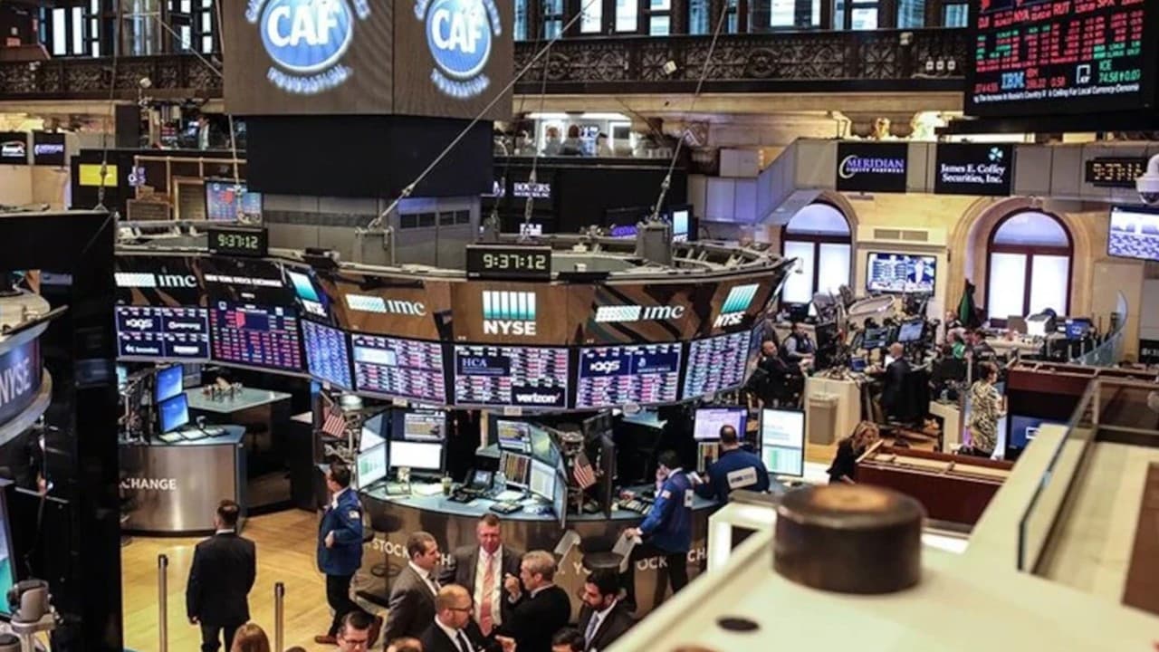 New York borsası petrol ve tahvil faizleriyle düşüşle açıldı