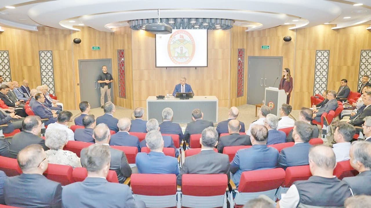 Ceyhan-Yumurtalık için enerji ve altyapı konuları ele alındı