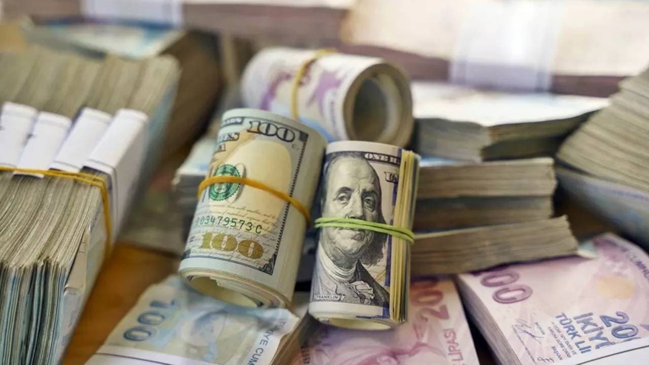 Dolar için yeni tahminler açıklandı