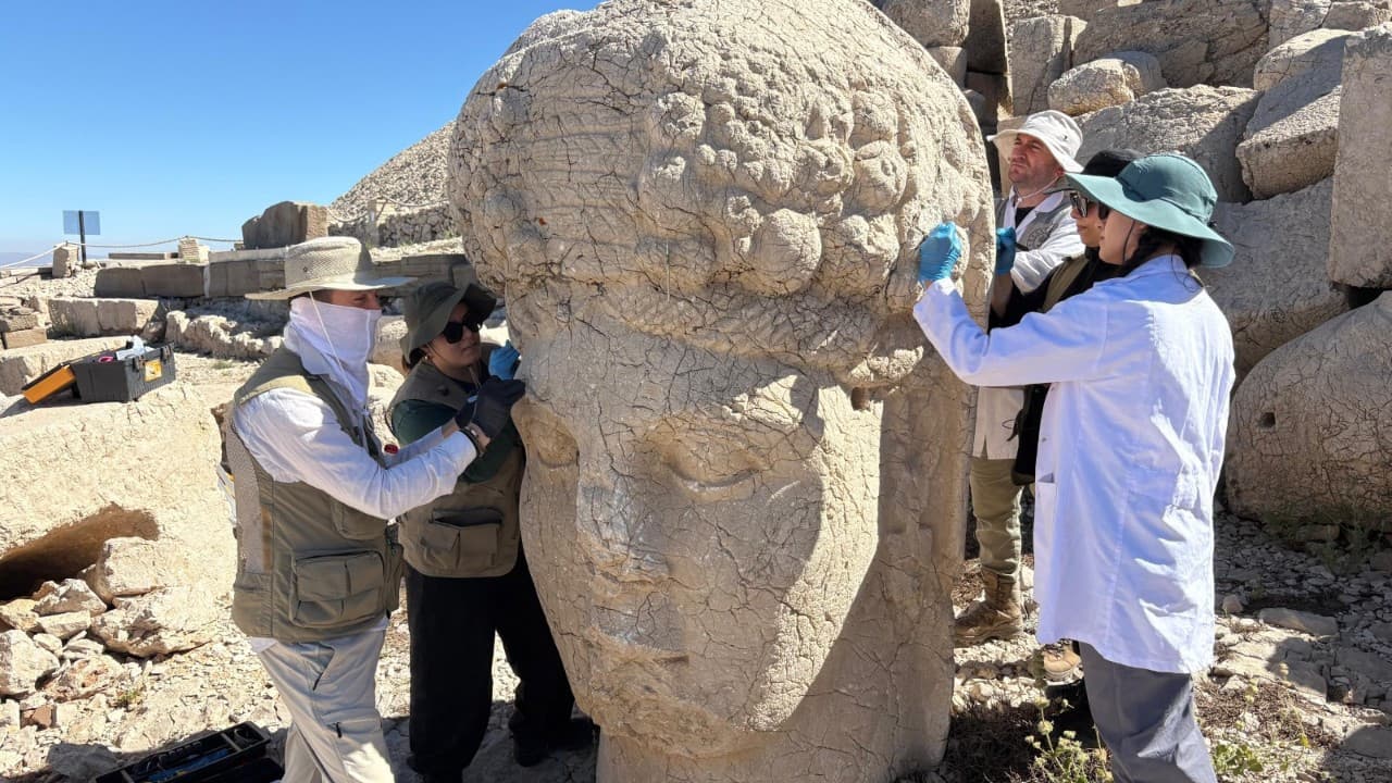 Nemrut Dağı'ndaki heykellere 5 yıl koruma çalışması