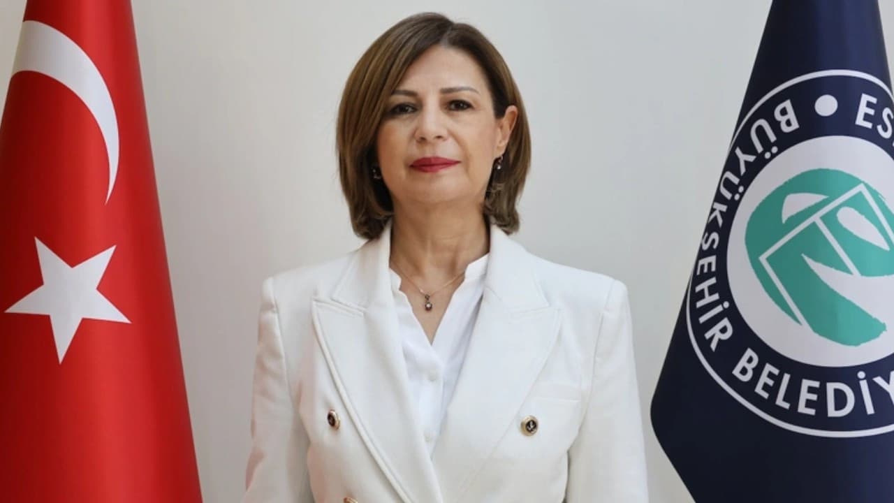 Ayşe Ünlüce CHP'den ayrıldı, Yeni Parti'ye katıldı