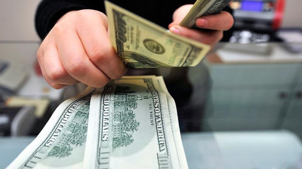 Dolar düşerken Türkiye'de TL neden değer kaybetmiyor?