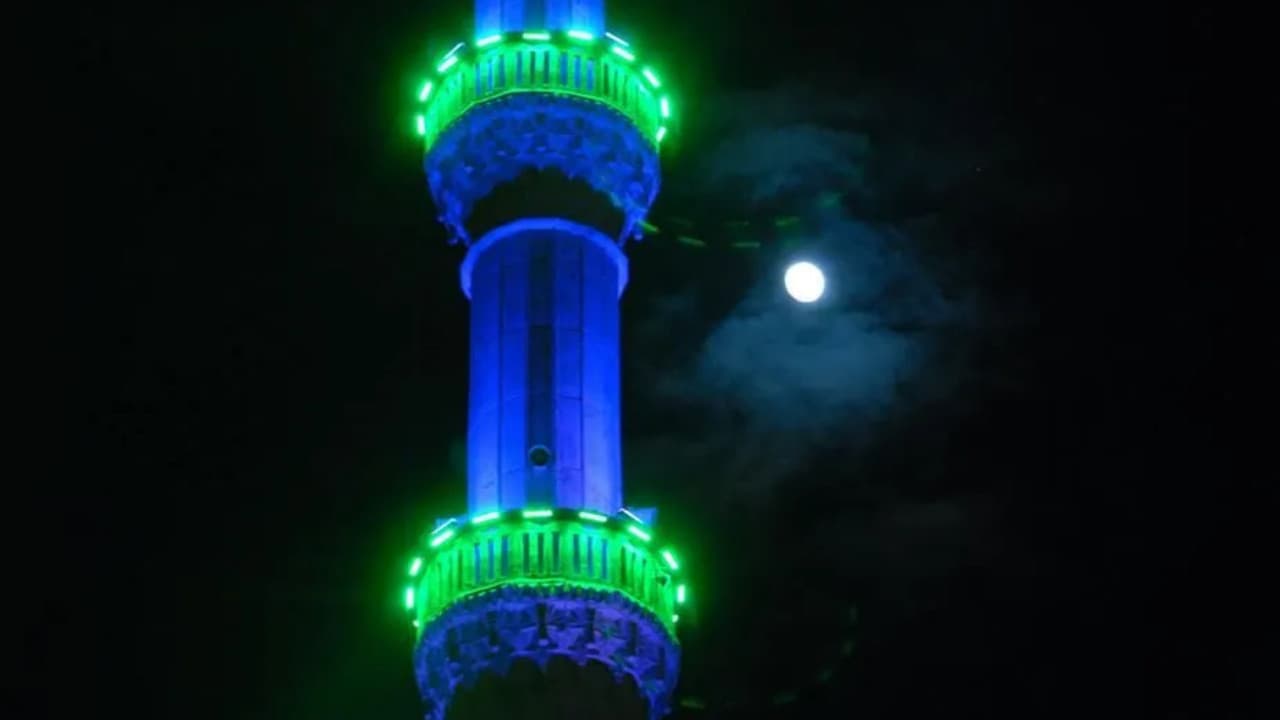 Mevlid Kandili'nin tarihi ne zaman? İbadet için önemli bir gece.