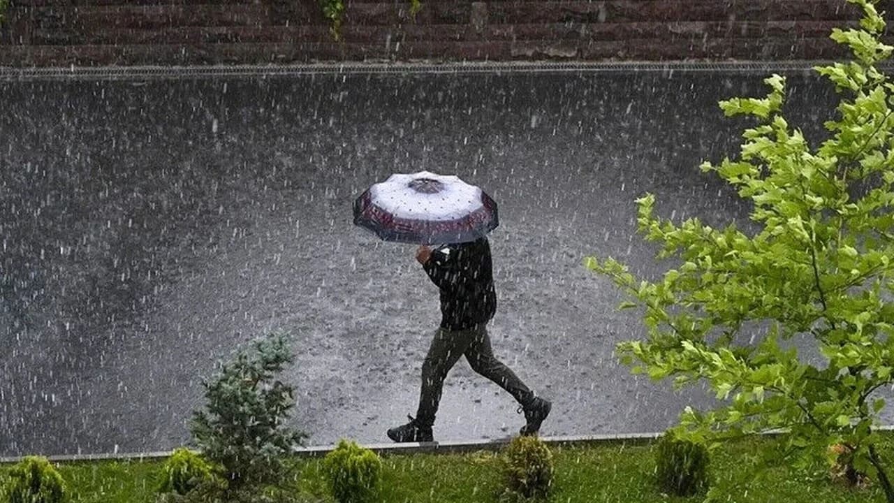 İstanbul'da sağanak yağışlar perşembeye kadar sürecek