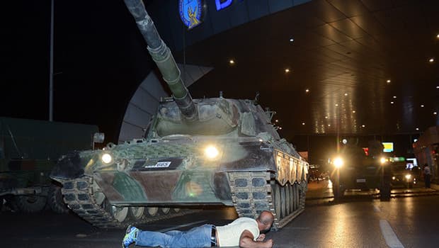 15 Temmuz gecesi kahramanlıkla dolu kritik anlar