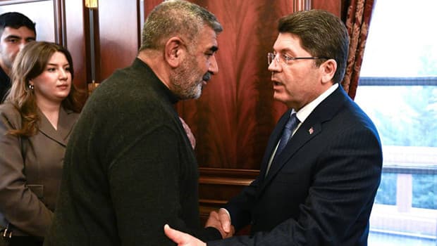 Bakan Yılmaz Tunç, Rojin Kabaiş'in ailesi ile bir araya geldi