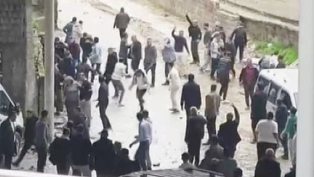 Bayram günü kanlı kavga: Çocuklar tartıştı, aileler silah çekti... 3 ölü 22 yaralı