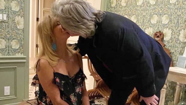 Daha nikahları bile yok ama neredeyse yarım asırdır bir yastıkta kocadılar: Biz evlenecek değil eğlenecek bir çiftiz!