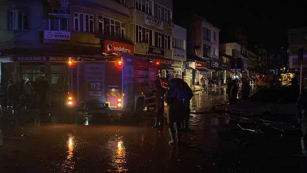 Samsun'da sel nedeniyle 12 kişi hastaneye kaldırıldı