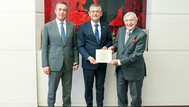 Koç Holding, siyasete 100. yıl daveti yaptı