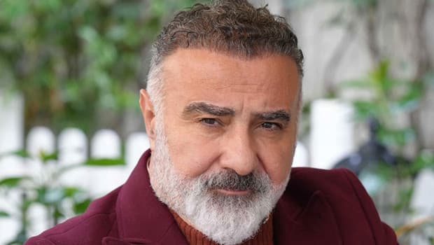 Cengiz Bozkurt sahnede kaza geçirdi, ameliyat oldu
