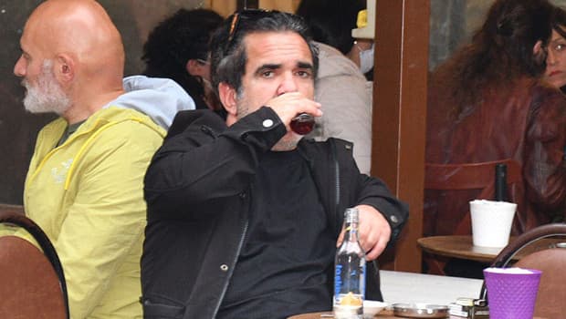 Alpaslan Özmol, Çaycı Hüseyin karakteriyle dikkat çekmeye devam ediyor