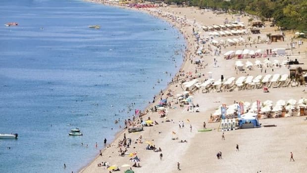 Tatil beldelerinde bayram coşkusu yaşanıyor