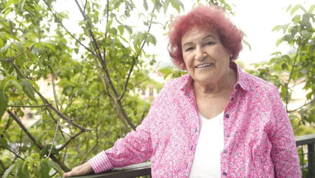 Selda Bağcan, müzik kariyerini 1971'de başlattı