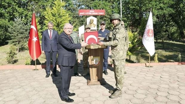 Güler, Edirne'de bayram namazının ardından sınırda önemli temaslarda bulundu