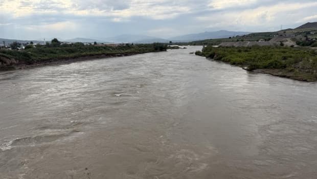 Tokat'ta Kelkit Çayı'na düşen iki genç kayboldu
