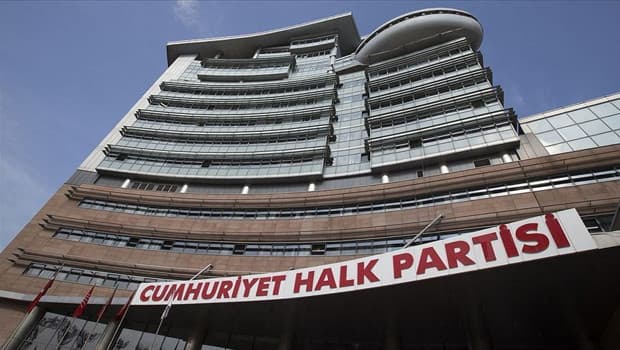 Özgür Özel destekçileri olağanüstü kurultay için çağrı yaptı