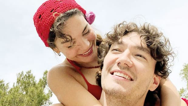 Ebru Şahin ve Cedi Osman tatil pozlarını paylaştı