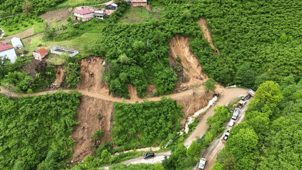 Giresun'da heyelan riski nedeniyle 33 ev tahliye edildi