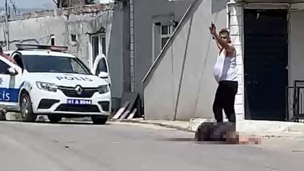 Sokak ortasında vahşet! 5 çocuk annesi kadın eşi tarafından sokakta defalarca bıçaklandı