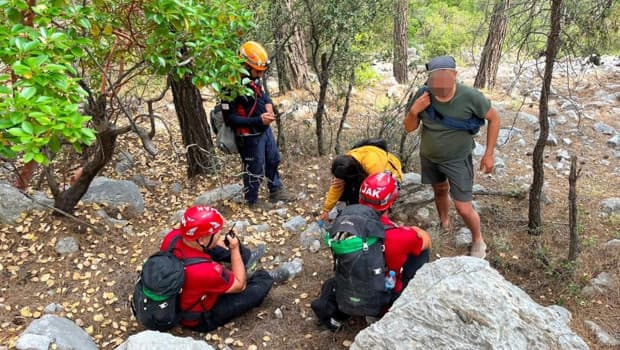 Kral Havuzu'nda mahsur kalan 2 kişi 10 saatlik operasyonla kurtarıldı