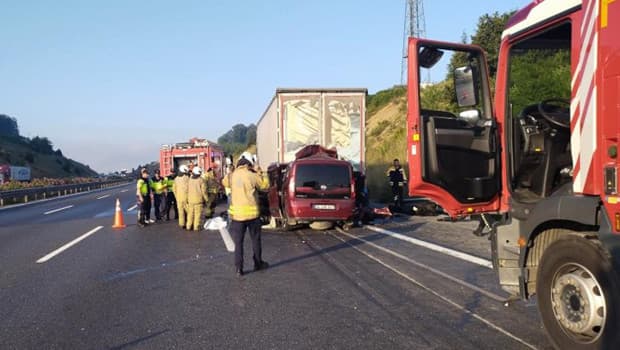 Çekmeköy'de trafik kazası: 1 bebek dahil 3 kişi hayatını kaybetti
