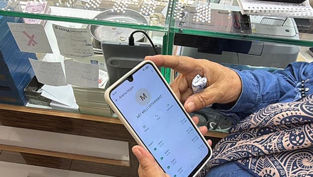 Eskişehir'de dolandırıcılara inanan kadın 10 altın bileziğini bozdurdu