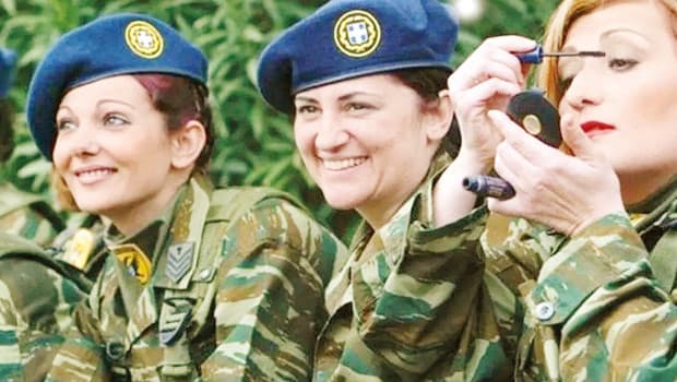 Yunanistan'ın kadın asker projesi gönüllü bulmakta zorlanıyor